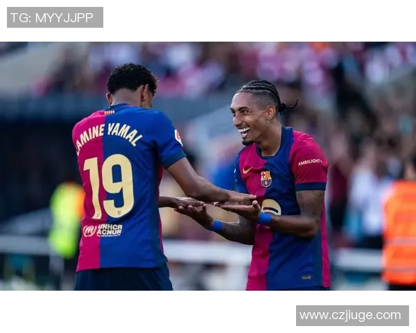 足球明星代言的时尚服装潮流解析与品牌影响力探讨