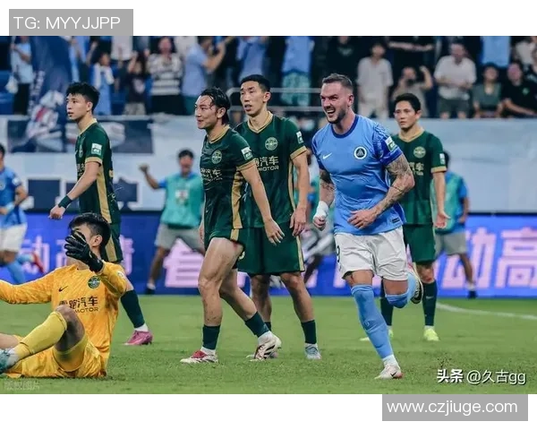 重庆足球队状态引发热议球迷对未来表现充满期待与担忧